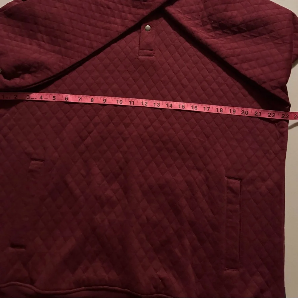 Izod Men’s Burgundy Quarter Pullover Quilted Sweatshirt Sz Large. NWT